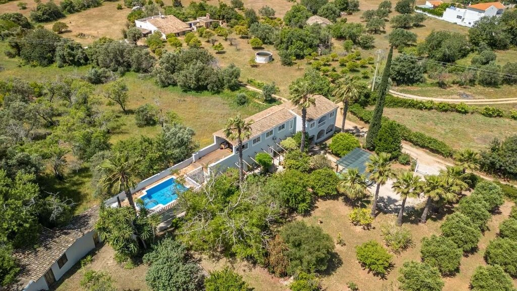 Villa com 3 quartos à venda em Loulé (São Clemente) Villa com 3 quartos à venda em Loulé (São Clemente)