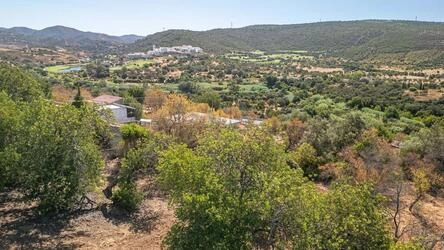 Villa to be renovated à vendre à Querença