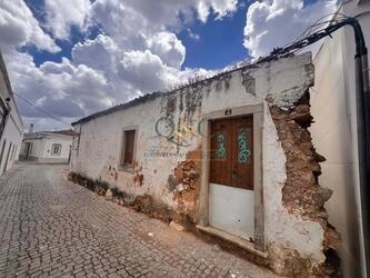 Villa to be renovated à vendre à São Brás de Alportel
