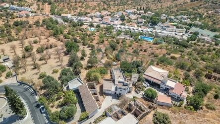 Ruin à venda em Loulé (São Sebastião)