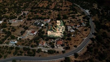 Land à venda em Querença