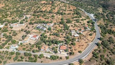 Land à venda em Querença
