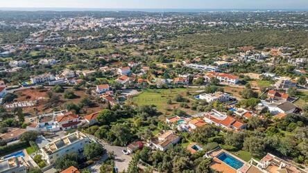 Villa to be renovated à venda em Loulé (São Clemente)