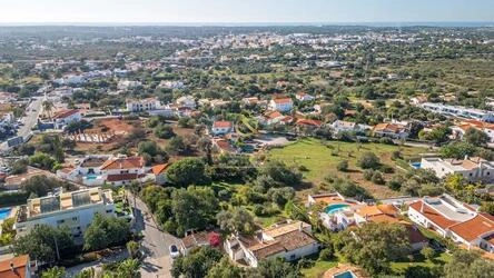 Villa to be renovated à venda em Loulé (São Clemente)