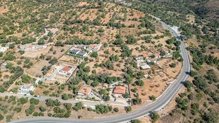 Villa to be renovated à venda em Querença