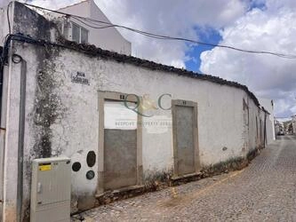 Villa to be renovated à venda em São Brás de Alportel