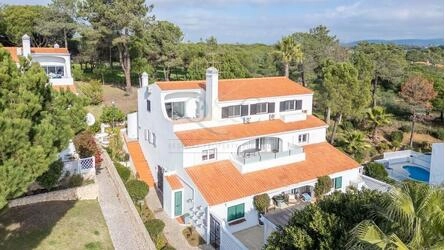 3 Bedroom Apartment For Sale in Almancil