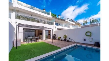 3 Bedroom Semi-detached For Sale in Santa Luzia