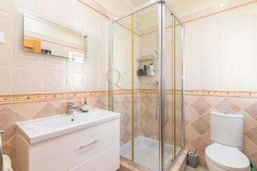 4 Bedroom Apartment For Sale in Santa Bárbara de Nexe