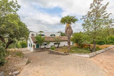 Farmhouse com 4 quartos à venda em São Brás de Alportel