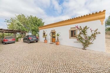 Farmhouse com 4 quartos à venda em São Brás de Alportel
