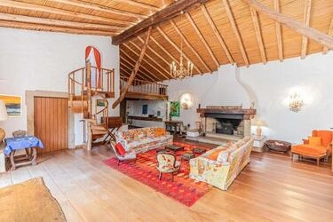 6 Bedroom Farmhouse For Sale in Santa Bárbara de Nexe