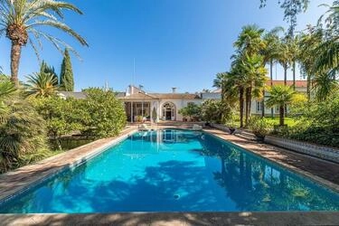 6 Bedroom Farmhouse For Sale in Santa Bárbara de Nexe