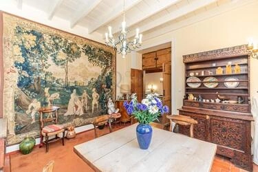 6 Bedroom Farmhouse For Sale in Santa Bárbara de Nexe