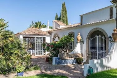 Farmhouse com 6 quartos à venda em Santa Bárbara de Nexe