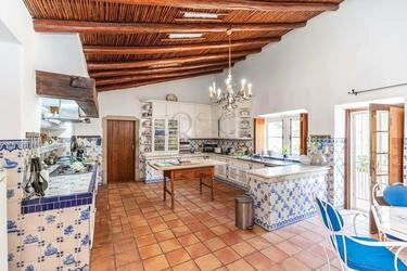 Farmhouse com 6 quartos à venda em Santa Bárbara de Nexe