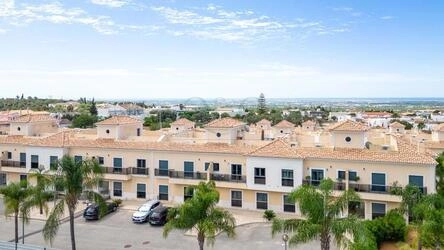 2 Bedroom Apartment For Sale in Santa Bárbara de Nexe