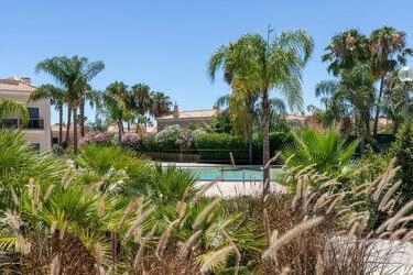 2 Bedroom Apartment For Sale in Santa Bárbara de Nexe