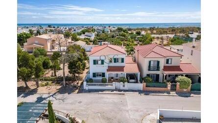 3 Bedroom Villa For Sale in Fuseta
