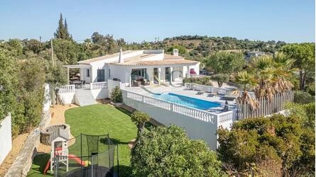 Villa com 4 quartos à venda em Santa Bárbara de Nexe