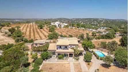 Villa com 4 quartos à venda em Santa Bárbara de Nexe
