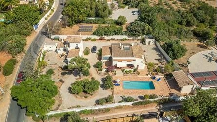 Villa com 5 quartos à venda em Santa Bárbara de Nexe