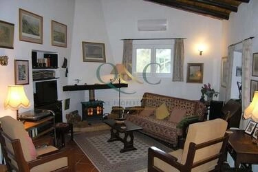 2 Bedroom Villa For Sale in Querença