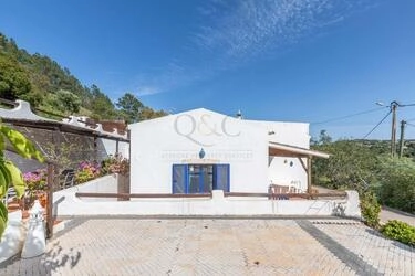 2 Bedroom Villa For Sale in São Brás de Alportel