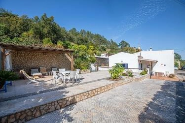 2 Bedroom Villa For Sale in São Brás de Alportel