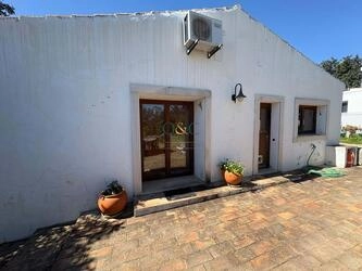 2 Bedroom Villa For Sale in São Brás de Alportel
