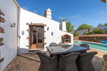 3 Bedroom Villa For Sale in Alte