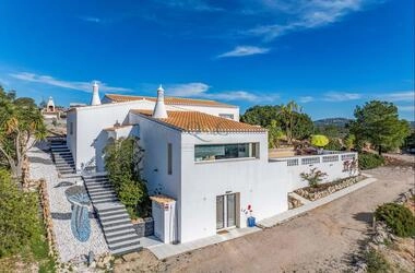 3 Bedroom Villa For Sale in Boliqueime