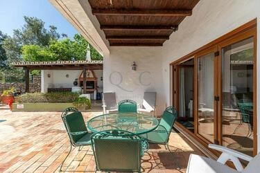 3 Bedroom Villa For Sale in Conceição