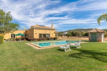 3 Bedroom Villa For Sale in Santa Bárbara de Nexe