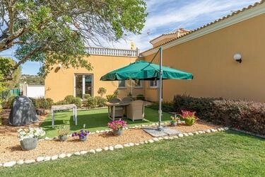 3 Bedroom Villa For Sale in Santa Bárbara de Nexe