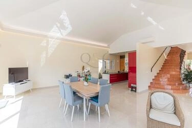 3 Bedroom Villa For Sale in Santa Bárbara de Nexe