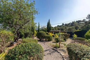 3 Bedroom Villa For Sale in Santa Bárbara de Nexe