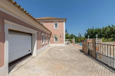 3 Bedroom Villa For Sale in São Brás de Alportel
