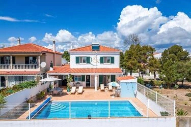 3 Bedroom Villa For Sale in Fuseta
