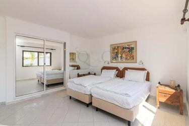 3 Bedroom Villa For Sale in Almancil
