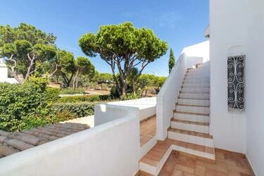 3 Bedroom Villa For Sale in Almancil
