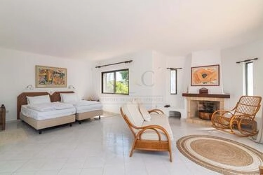 3 Bedroom Villa For Sale in Almancil