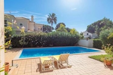 3 Bedroom Villa For Sale in Almancil
