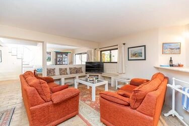 3 Bedroom Villa For Sale in Almancil