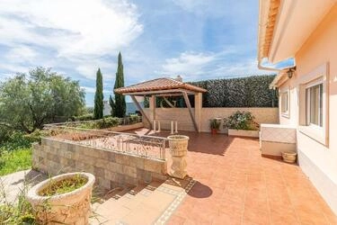 3 Bedroom Villa For Sale in Santa Bárbara de Nexe