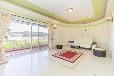 3 Bedroom Villa For Sale in Santa Bárbara de Nexe