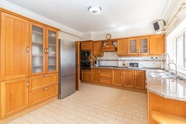 3 Bedroom Villa For Sale in Santa Bárbara de Nexe