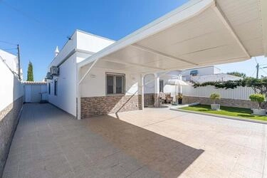3 Bedroom Villa For Sale in Almancil