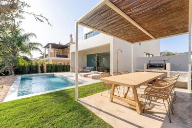 Villa com 3 quartos à venda em Santa Bárbara de Nexe