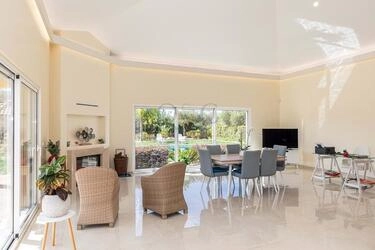 Villa com 3 quartos à venda em Santa Bárbara de Nexe